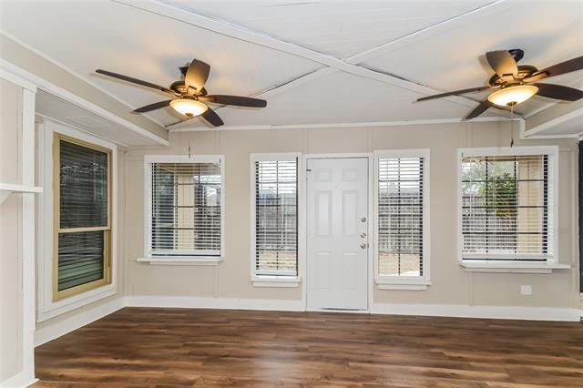 Building Photo - 701 Willow Brook Dr