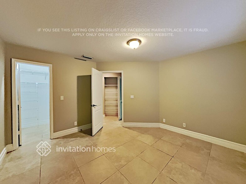 Building Photo - 1076 Deerwood Ln