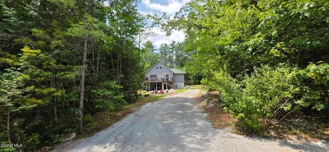 Building Photo - 9 Hemlock Dr