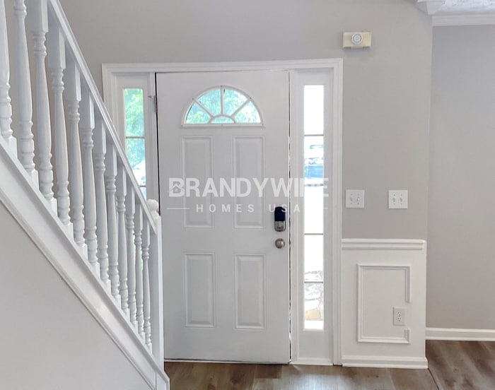 Building Photo - 2025 Newton Estates Dr