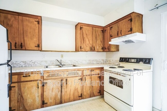 Building Photo - 8011 SE Otty Rd