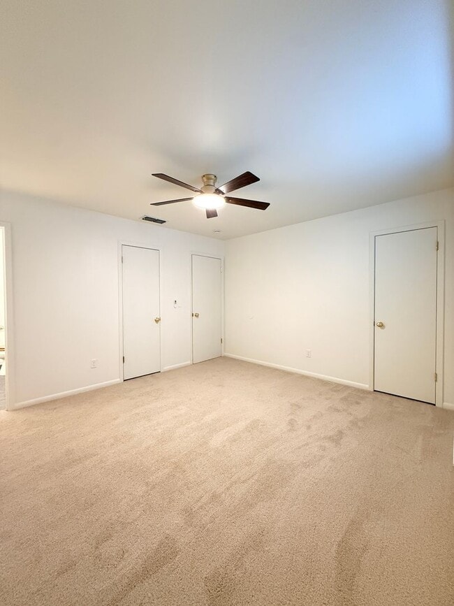 Building Photo - 1039 Harris Ln