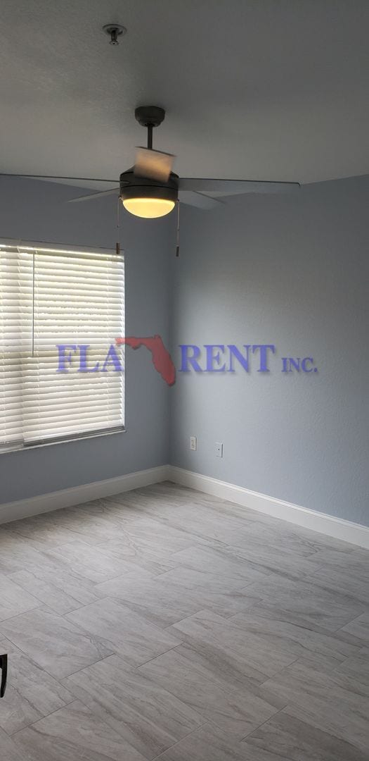 Building Photo - 4 BR / 3 FULL BATH (INCLUDES 2 MASTERS) 2 STORY (NEAR DISNEY!) GATED COMMUNITY WITH COMMUNITY POO...