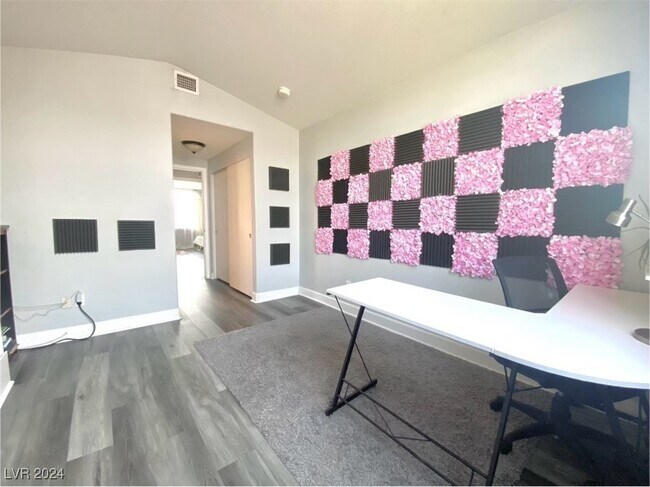 Building Photo - 7308 Stoney Shore Dr