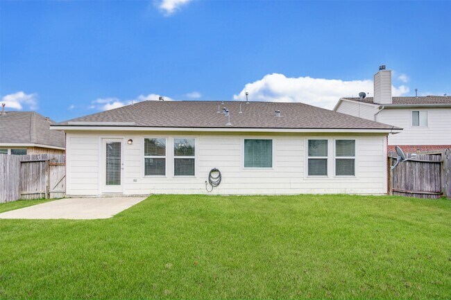 Building Photo - 17523 Cypress Orchard Ln