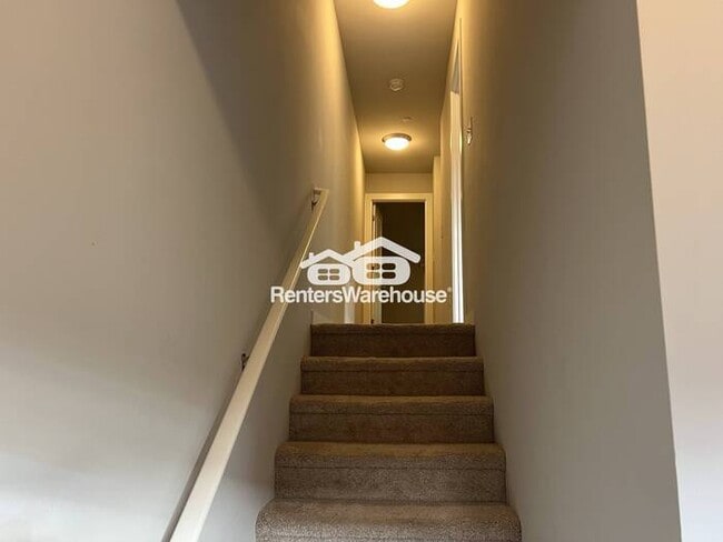 Building Photo - Spacious Townhome in Lynnwood Available Now!