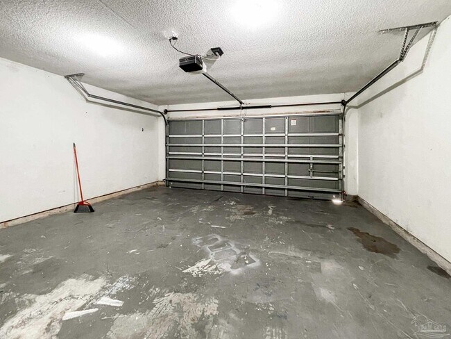 Building Photo - 209 Staysail St