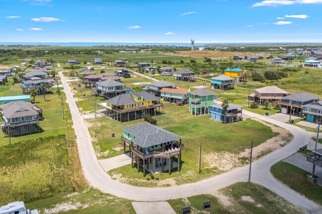 Building Photo - 804 1/2 Johnson Crawford Cir