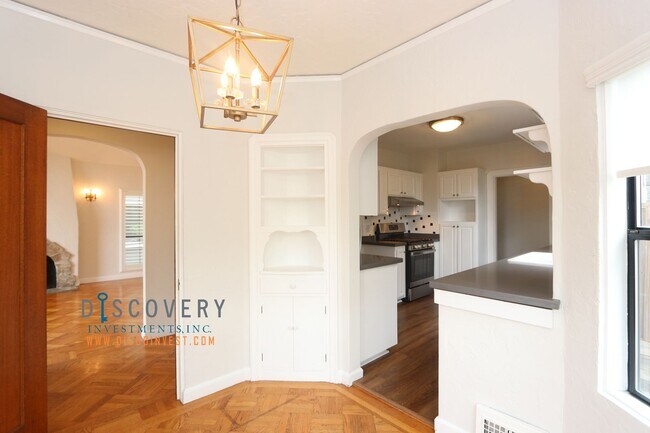 Building Photo - Oakmore Tudor with Large Backyard and Deck