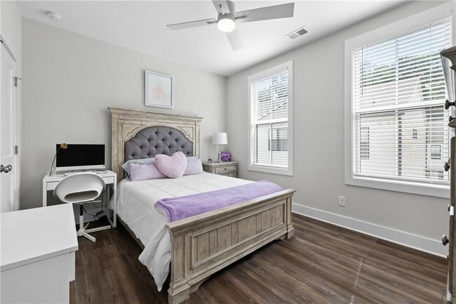 Building Photo - 1336 Breezy St SE