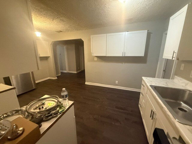 Building Photo - 4731 E Castlewood Dr
