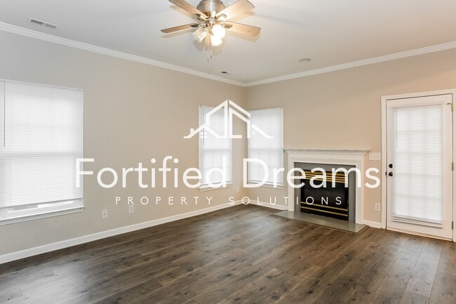 Building Photo - Charlotte -  3 bedroom 2.5 bath Townhome - Davis Lake Community