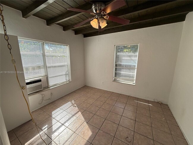 Building Photo - 5820 Arthur St