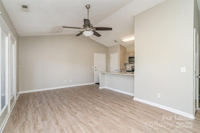 Building Photo - 6165 Meadow Rose Ln