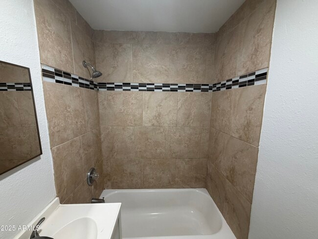 Building Photo - 625 E Broadway Rd