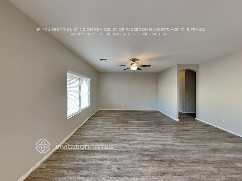 Building Photo - 14226 W Hearn Rd