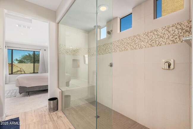 Building Photo - 5654 N 88th Ln