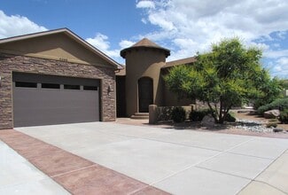 Building Photo - Beautify 3 bed 2 bath home!