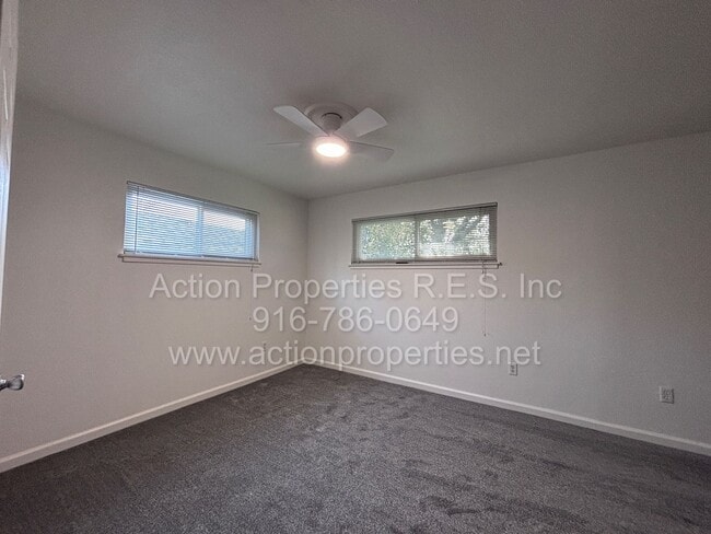 Building Photo - Central Roseville, Close to Shopping and Parks, 3 Bedroom 2 Bathrooms, 1536sq feet