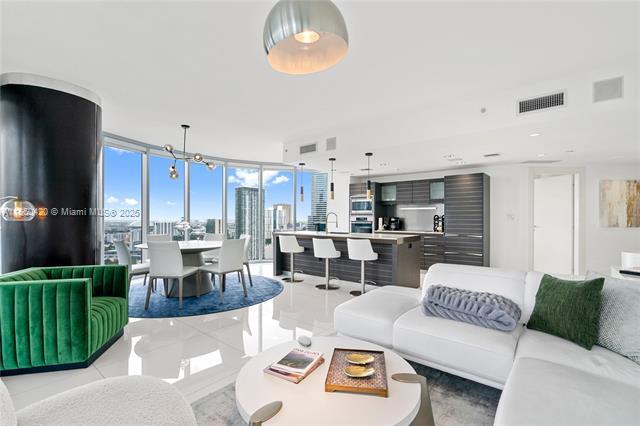 Building Photo - 200 Biscayne Boulevard Way