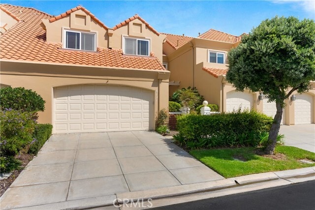 Building Photo - 6121 Greenbrier Dr