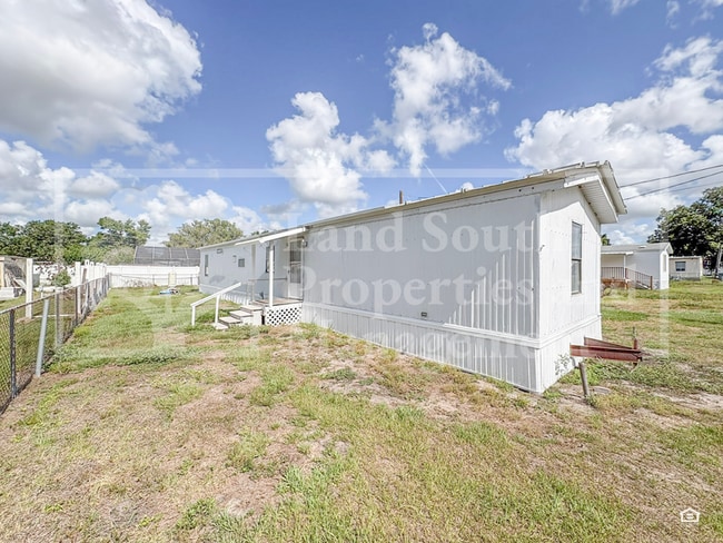 Building Photo - 1175 Meadow Lawn Street