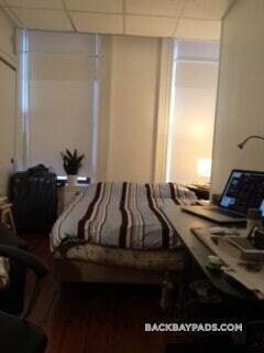 Building Photo - 272 Newbury St