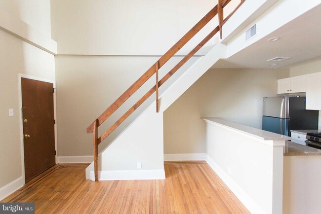 Building Photo - 723 Spruce St