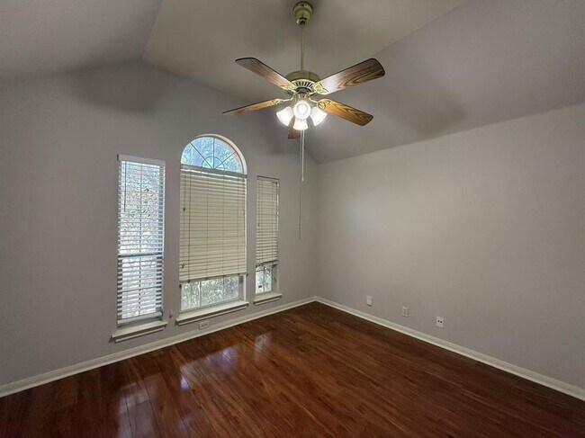Building Photo - 17825 Madden Dr