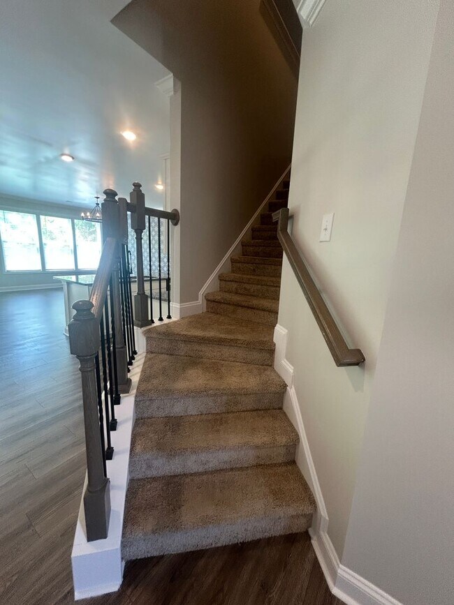 Building Photo - Modern Fountain Park Townhome with Open Floor Plan & 9’ Ceilings