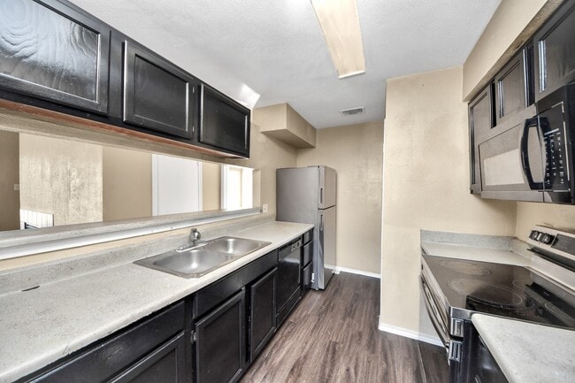 Building Photo - 14550 Fonmeadow Dr