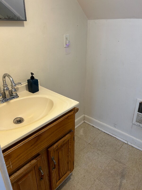 Building Photo - 3 Britton Ave