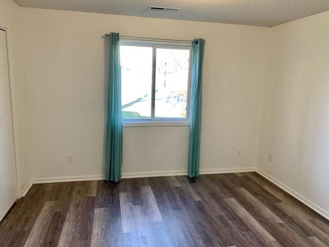 Building Photo - 205 5th St