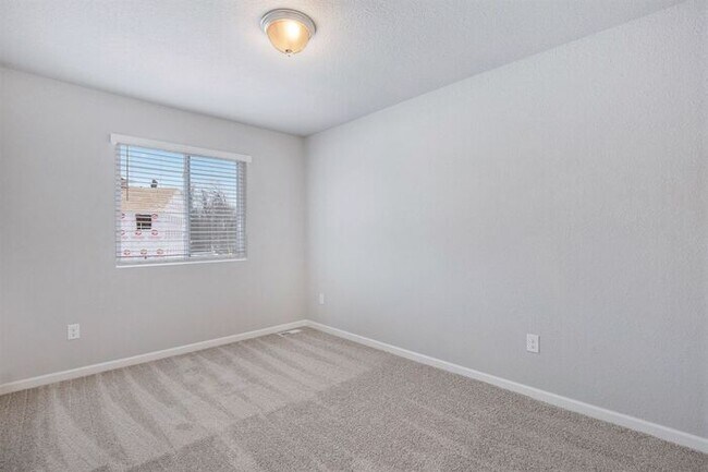 Building Photo - Move-In Special: Get ONE MONTH FREE on your first full month of rent when you sign a lease by May...