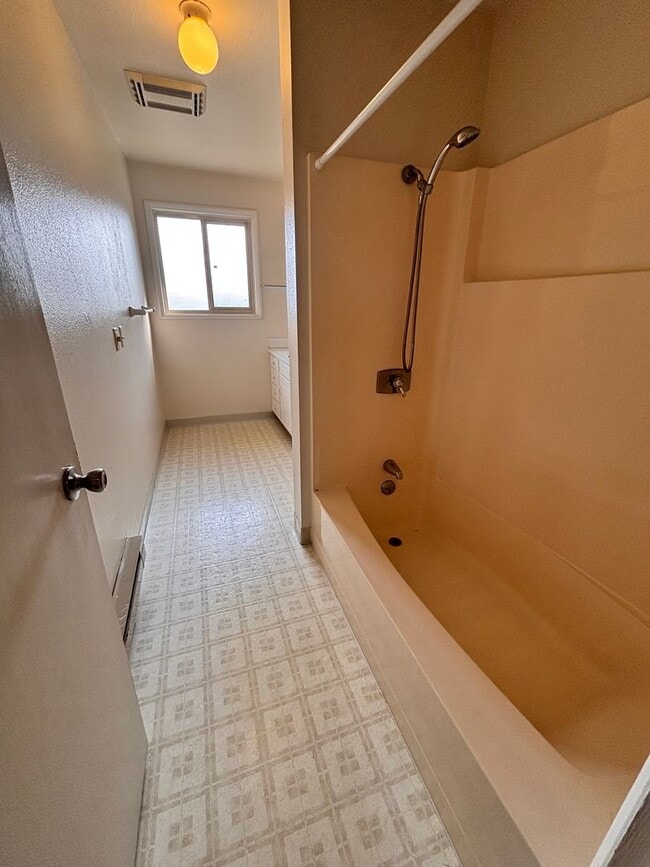 Building Photo - Two Story 2 Bedroom Condo