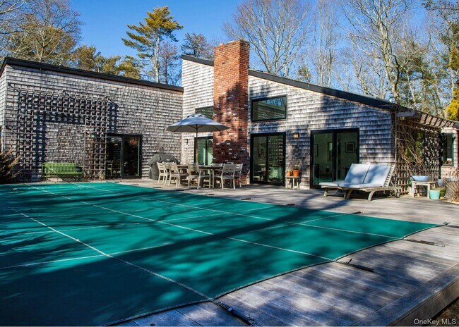 Building Photo - 5 Southwood Ln