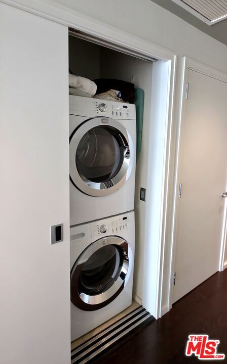 Building Photo - 1155 S Grand Ave