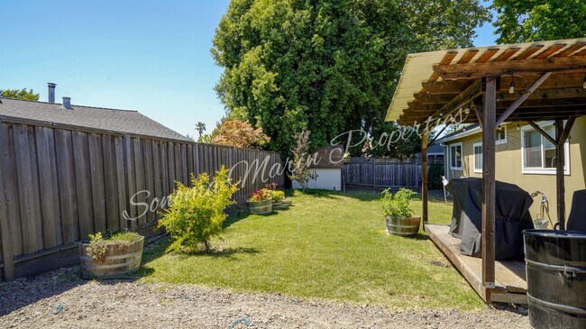 Building Photo - ~Beautiful Updated 4 Bed/2 Bath in Rohnert...