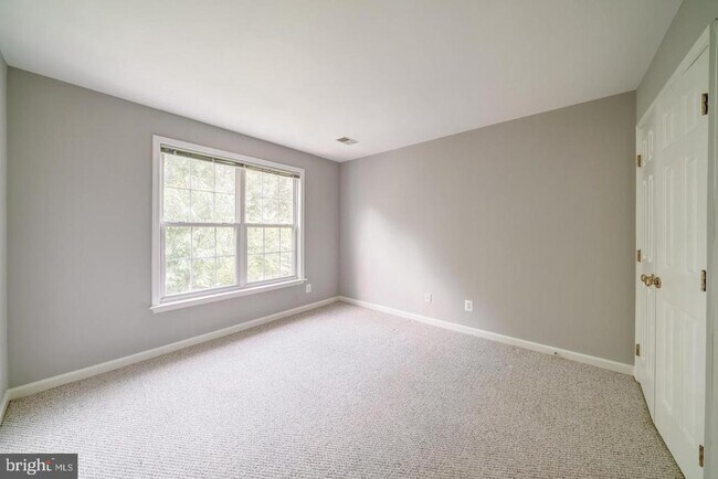 Building Photo - 6138 Manchester Park Cir