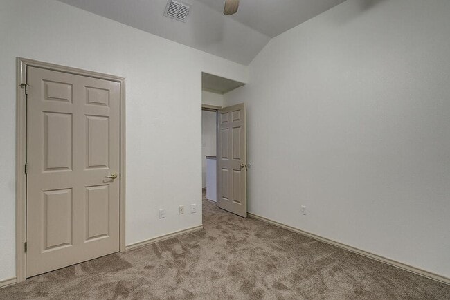 Building Photo - 4249 Rapids Dr