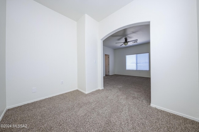 Building Photo - 3510 W Center Mountain Way