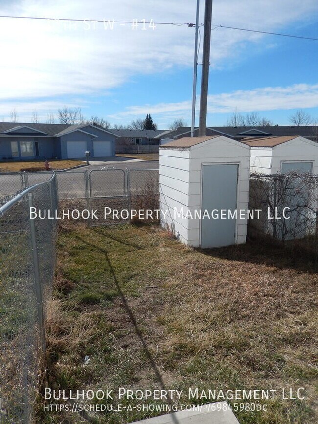 Building Photo - 620 13th St W