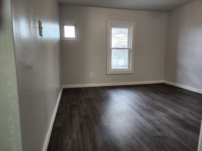 Dining Room - 73 Leo St