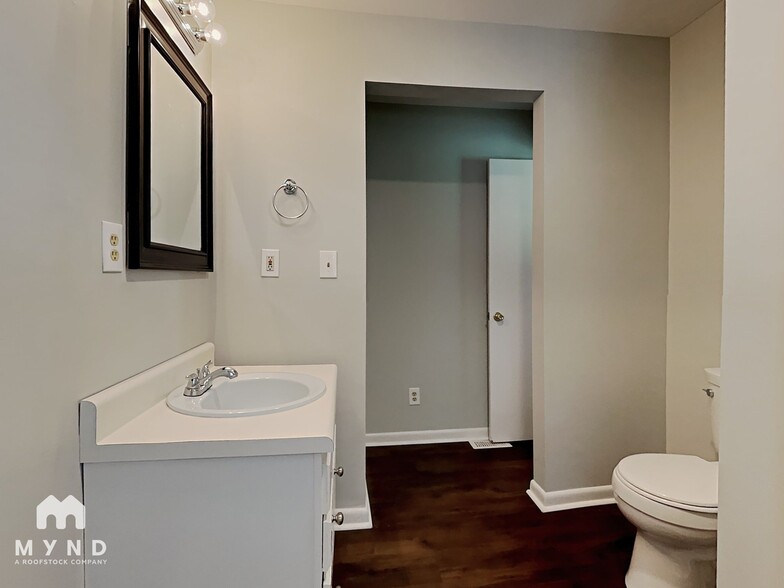 Building Photo - 207 Britt St