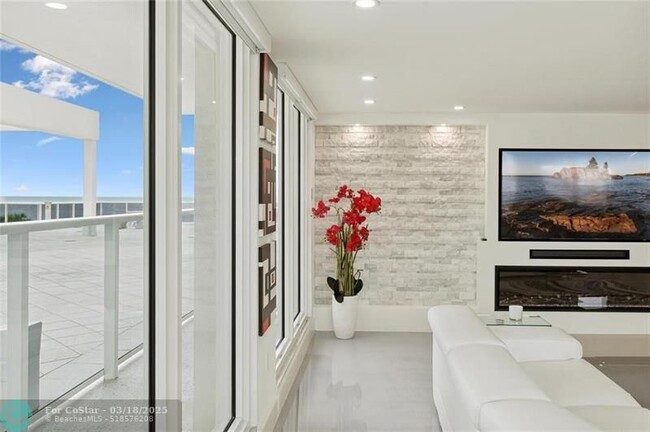 Building Photo - 2751 S Ocean Dr
