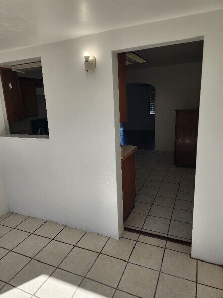 Building Photo - 2136 N Madelyn Ave