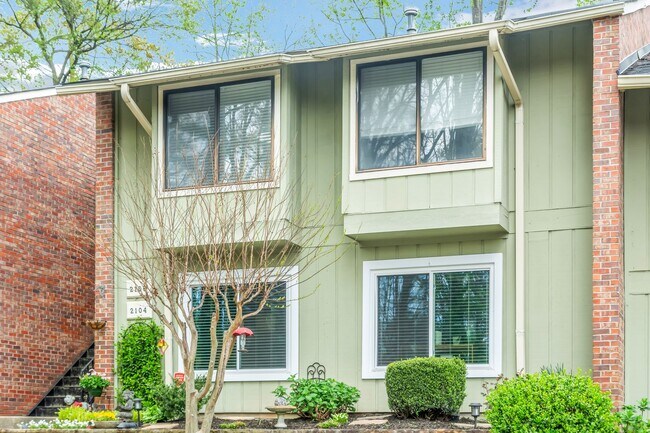 Building Photo - 2106 Palmyra Dr