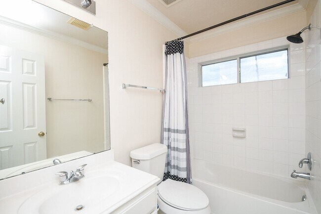 Building Photo - 14234 Silver Glade Ln