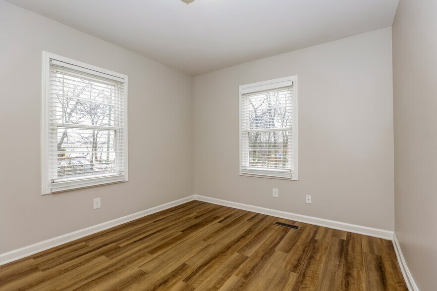 Building Photo - 209 Stones River Rd