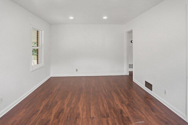 Building Photo - 774 37th St